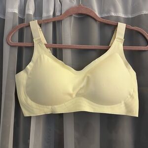 Lightweight bra